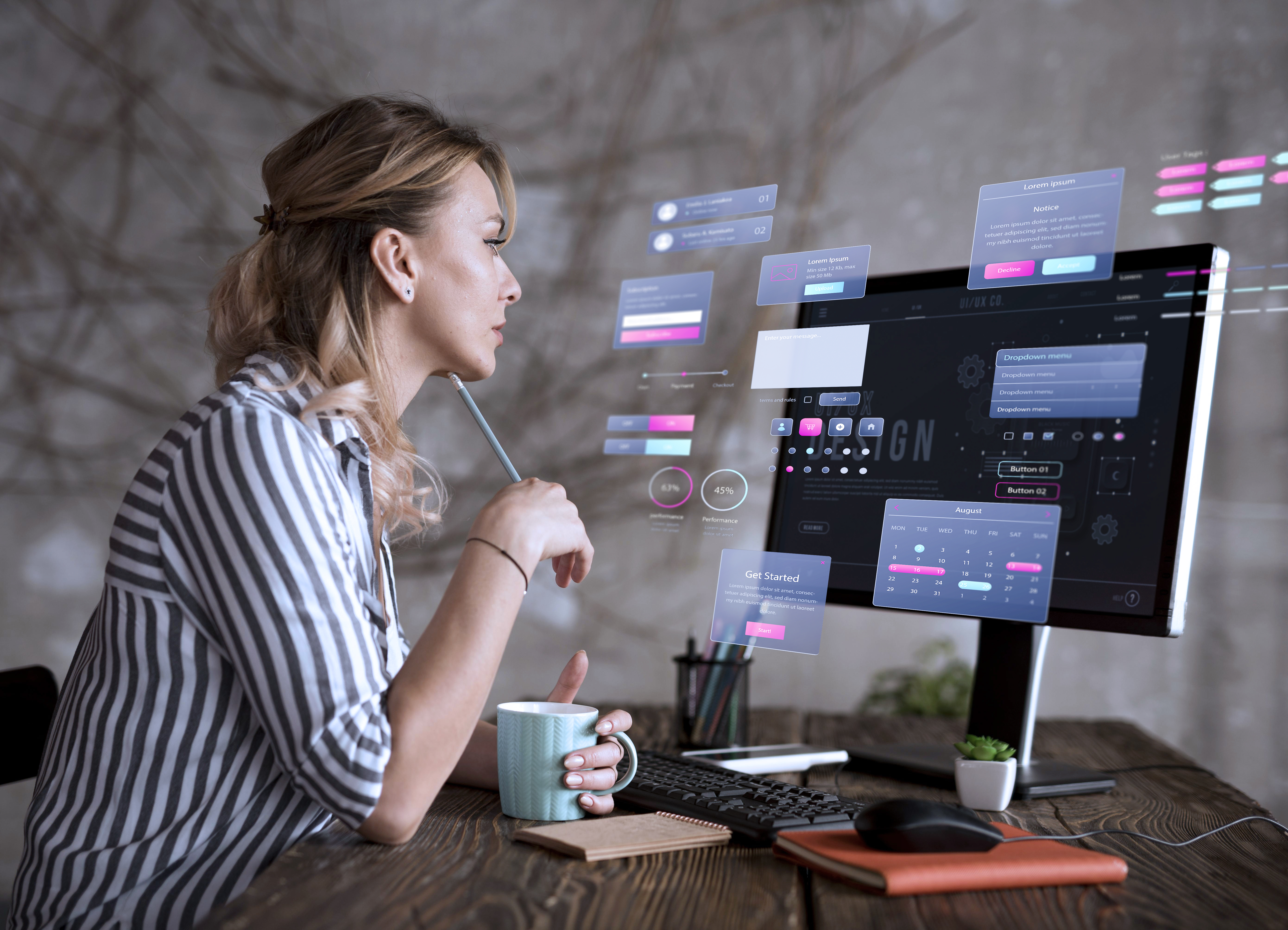 Desktop aur mobile screen par custom web application development ka interface